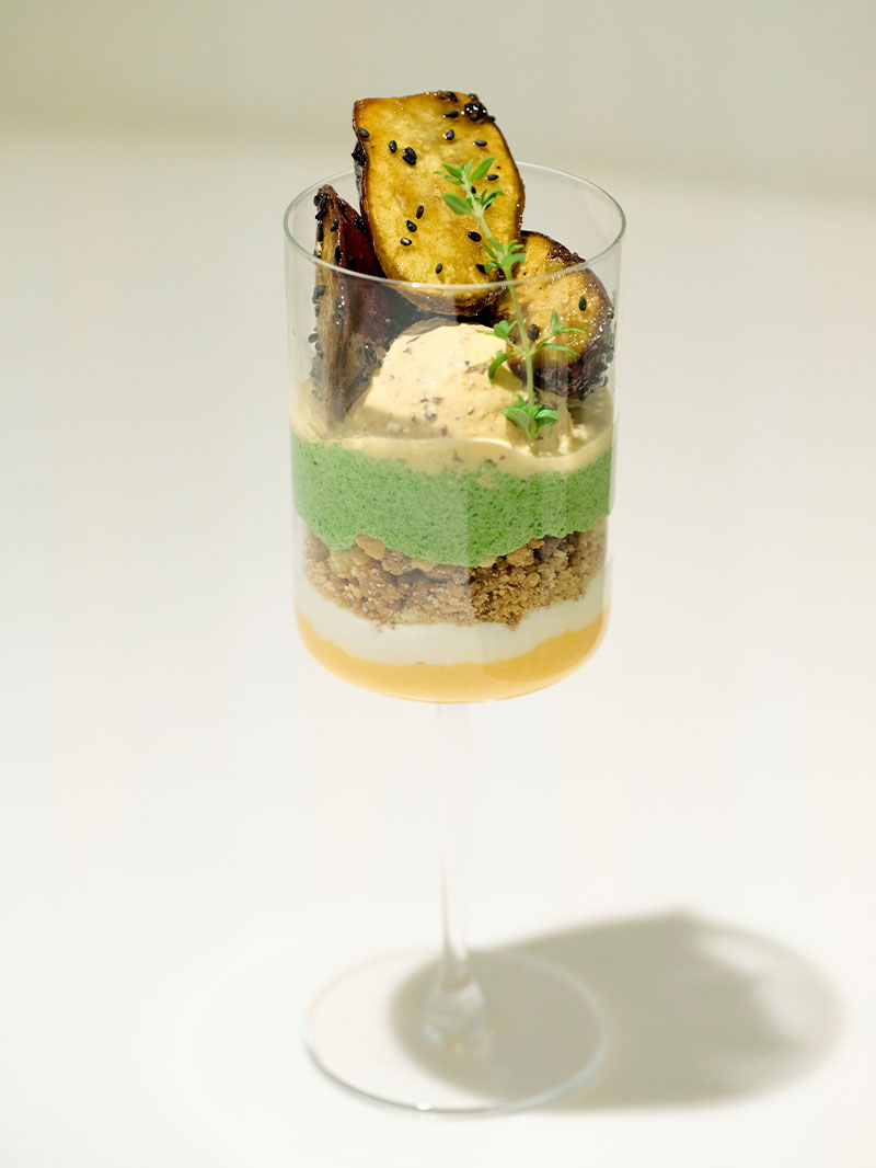 熊本食材をスイーツでいただく、落ち着いた雰囲気のカフェ&バー 「Neu」