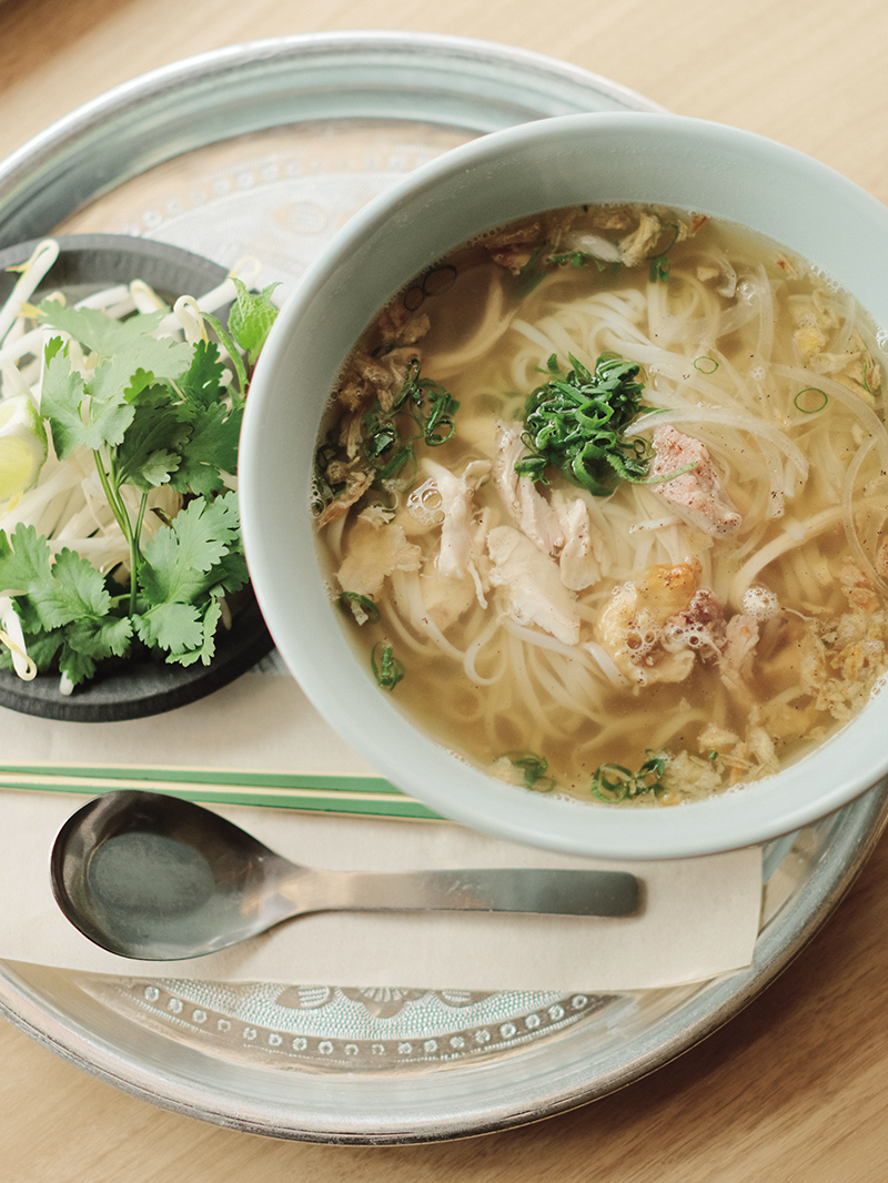 The beginning of a joyful day with a refreshing and body-friendly noodle dish. “POMBO”